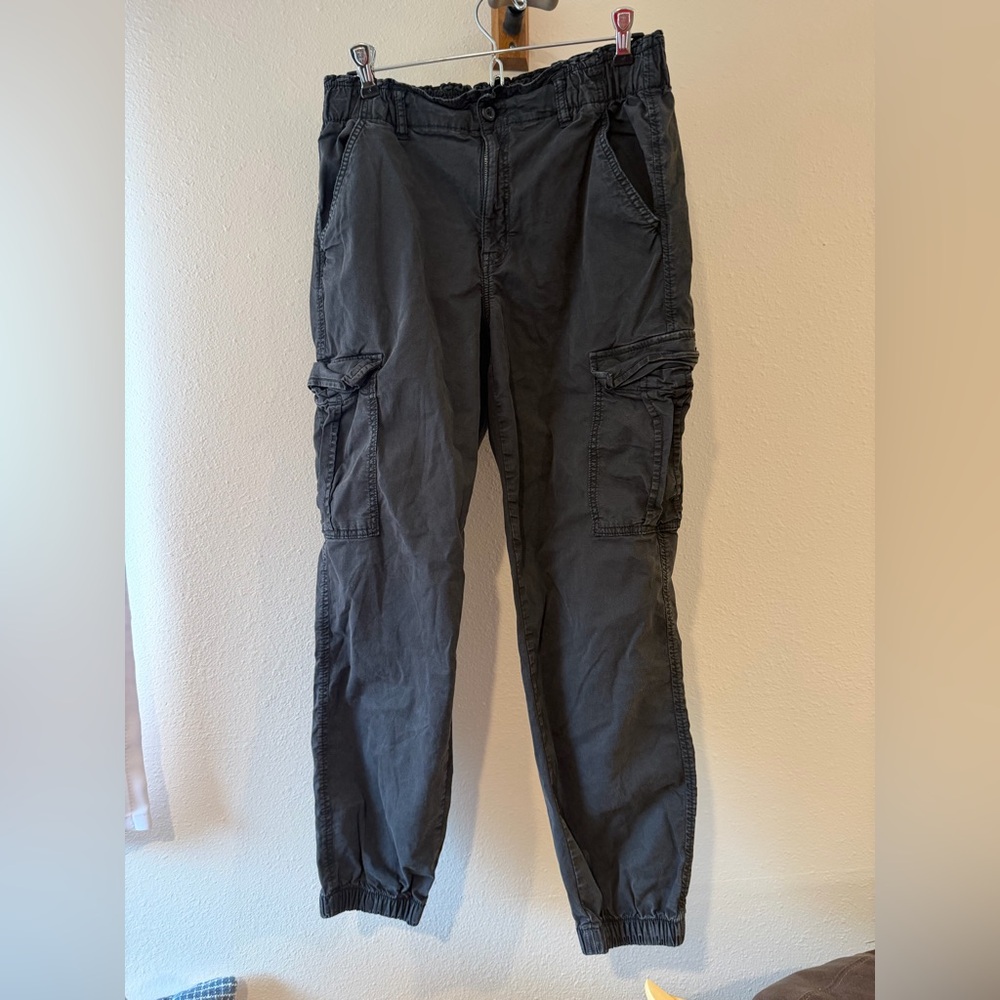 American Eagle Outfitters Women’s Charcoal Cargo Pants
